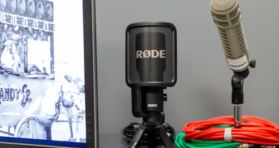 RODE USB and Electro Voice microphones in Informatics video editing studio