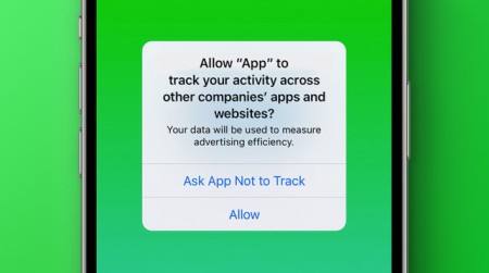 A data tracking permission screen on iOS 14.5