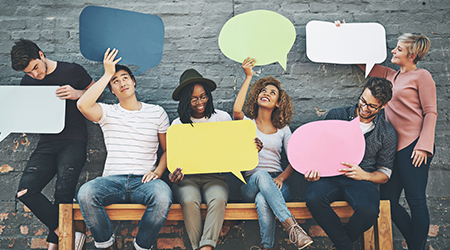 Customers with speechbubbles above their head